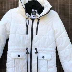 Armani Exchange kid  unisex’s white puffer jacket Sz small long sleeves